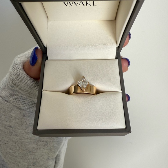 WWAKE diamond ring - Picture 4 of 6